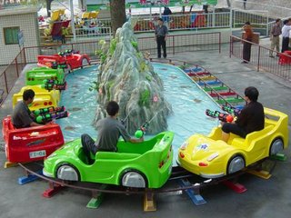 儿童碰碰车