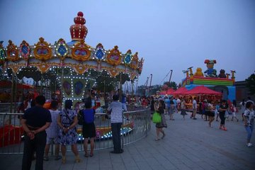 室外游乐场因为是露天的游乐场设施